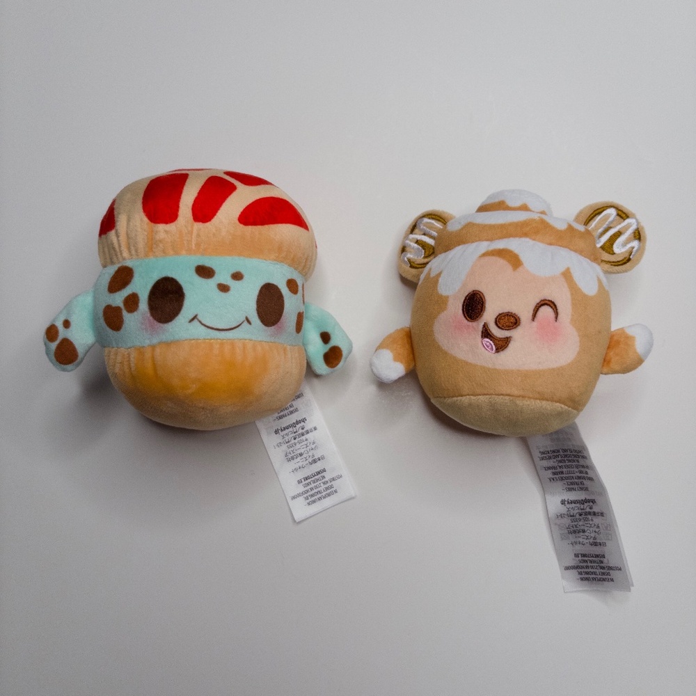 Two Disney Parks Munchlings Mickey Mouse Cinnamon Bun Ice Cream Turtle Squirt